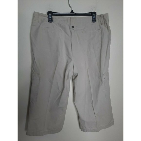 Gander Mountain Beige Cargo Capri Pants Size 16 - Picture 7 of 10